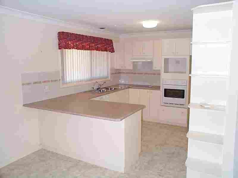 8 Cooper Place, Raymond Terrace NSW 2324