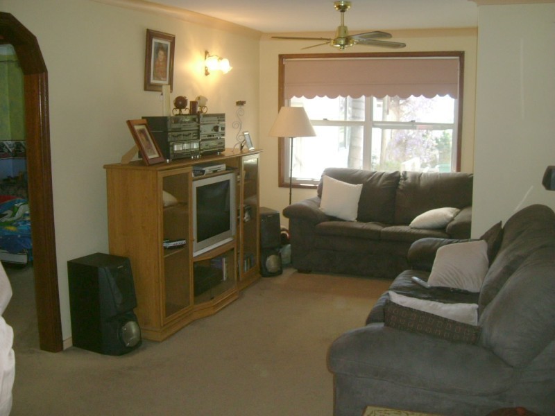 18 Dixon Street, Seaham NSW 2324