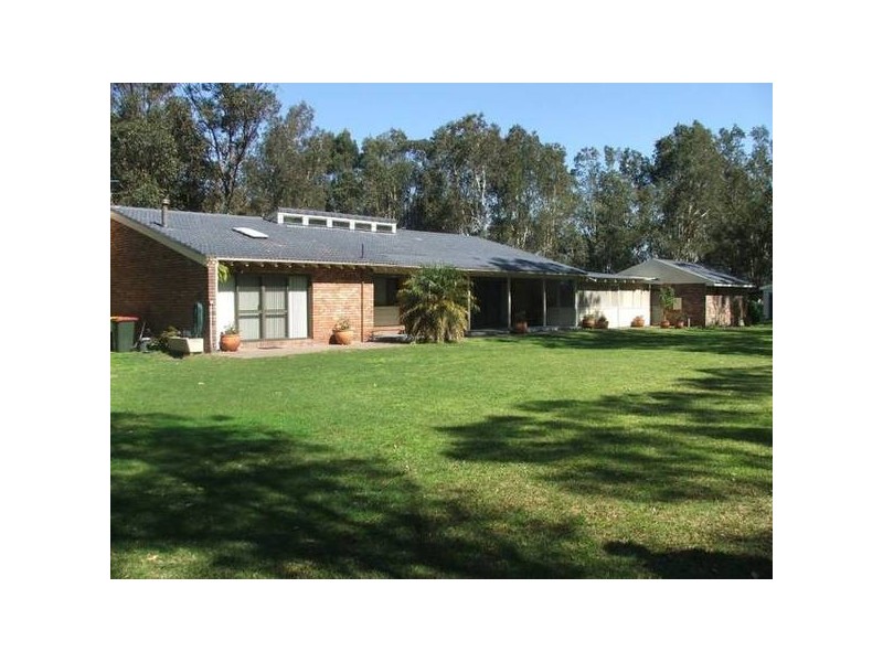 10 Barrie Close (Rural Listing), Williamtown NSW 2318