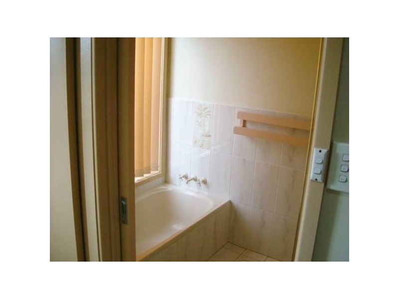 38 Elizabeth Street, Wallalong NSW 2320