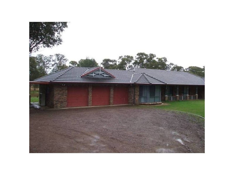 1 Grape Street, Seaham NSW 2324