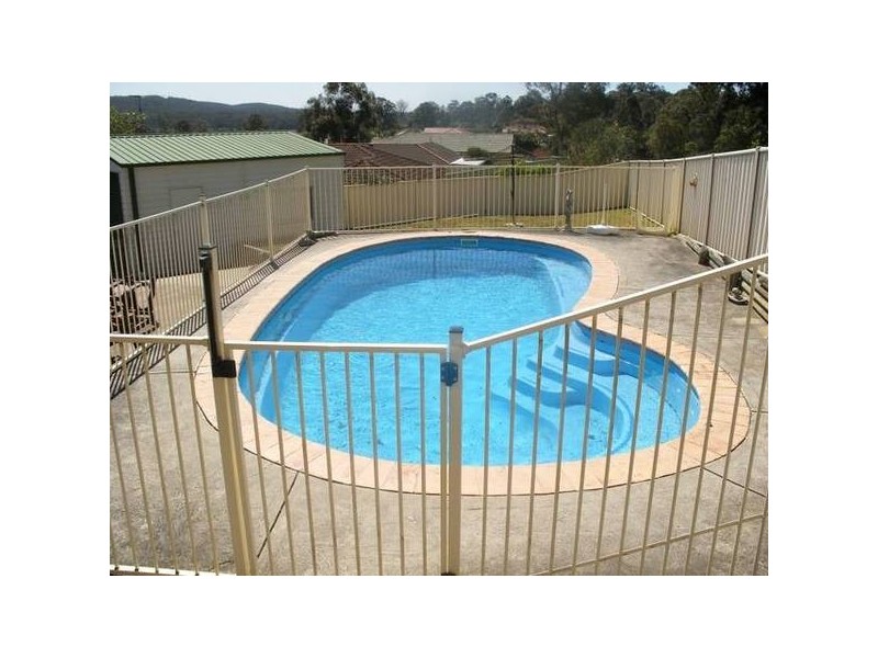 4 Campbell Close, Raymond Terrace NSW 2324