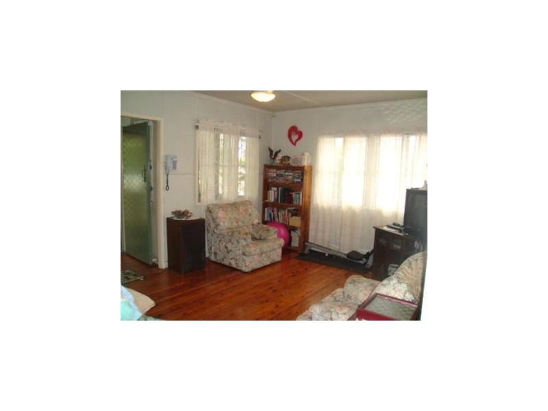 6 Birrell Street, Leichhardt QLD 4305