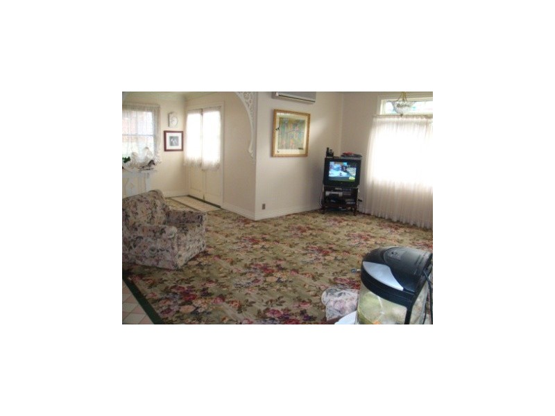 12 Mackay Street, Windsor QLD 4030