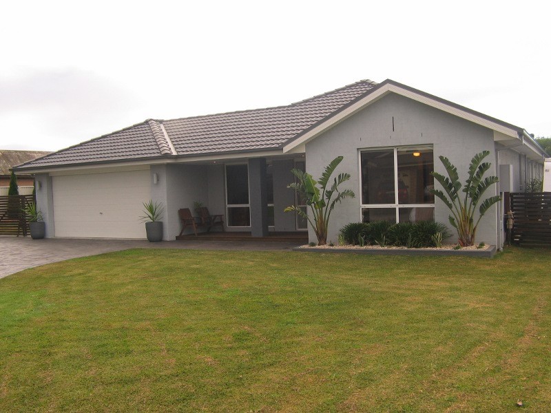 38 Emerald Drive, Meroo Meadow NSW 2540