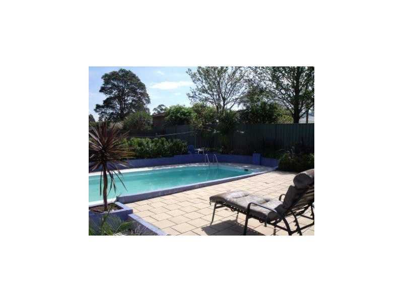 7 Cocos Palm Drive, Bomaderry NSW 2541