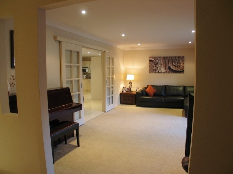 7 Cocos Palm Drive, Bomaderry NSW 2541