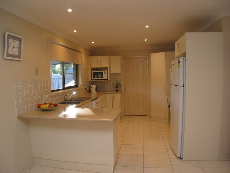 7 Cocos Palm Drive, Bomaderry NSW 2541