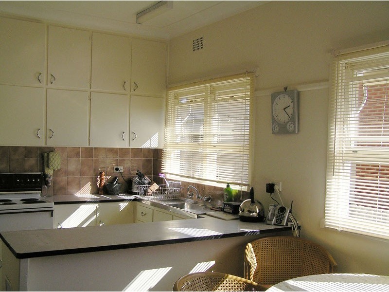 8 Dudley Avenue, Nowra NSW 2541