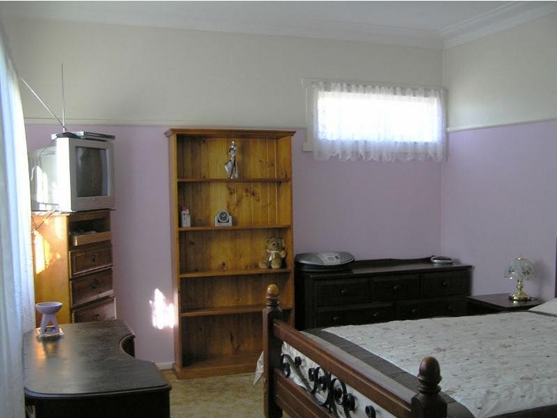 8 Dudley Avenue, Nowra NSW 2541