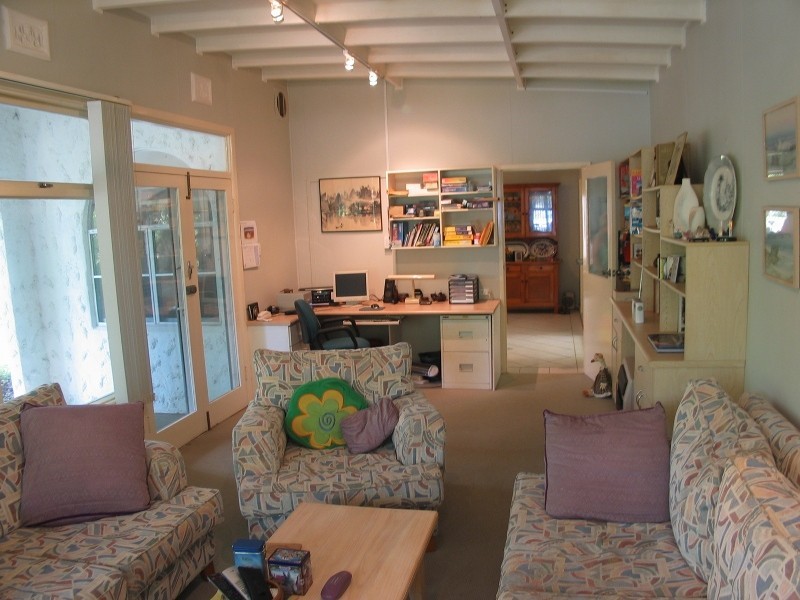 C98 Princes Highway, Bomaderry NSW 2541