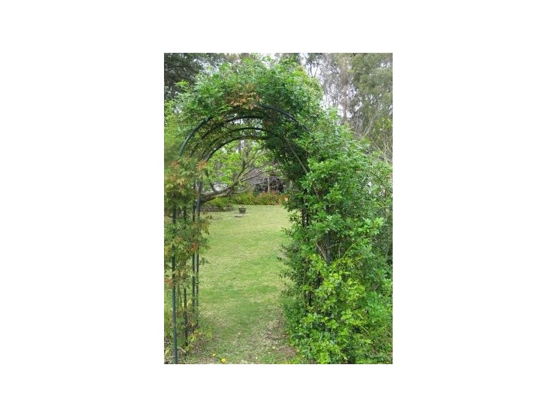 C98 Princes Highway, Bomaderry NSW 2541