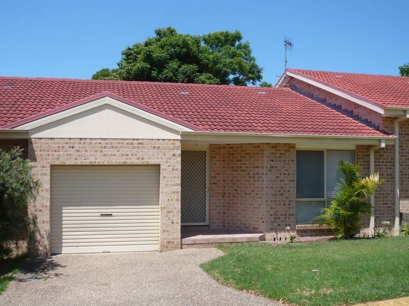 2/3 Harbour Boulevarde, Bomaderry NSW 2541
