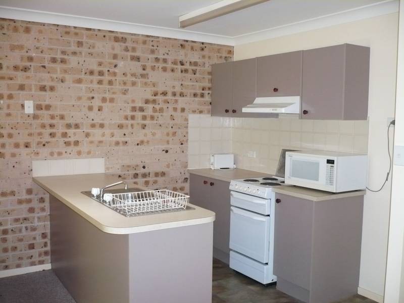 2/3 Harbour Boulevarde, Bomaderry NSW 2541