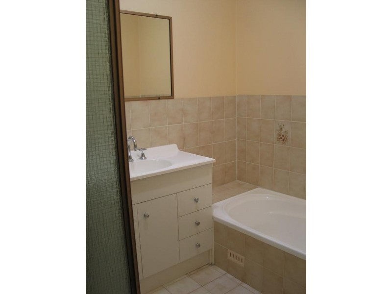 16/27 Bowada Street, Bomaderry NSW 2541