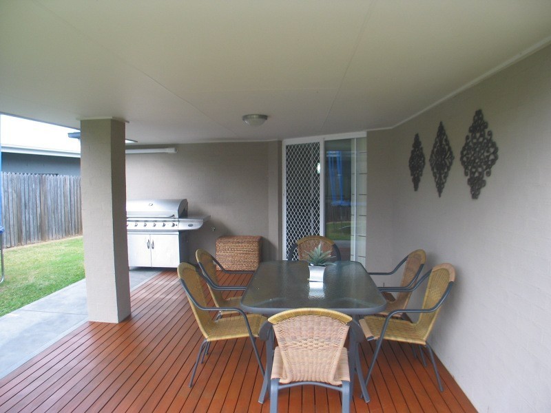 70 Emerald Drive, Meroo Meadow NSW 2540