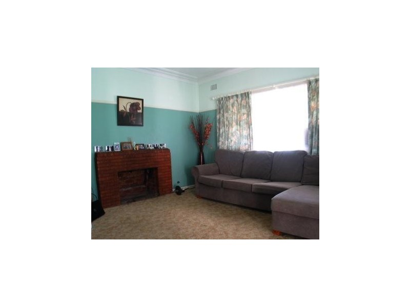 8 Dudley Avenue, Nowra NSW 2541