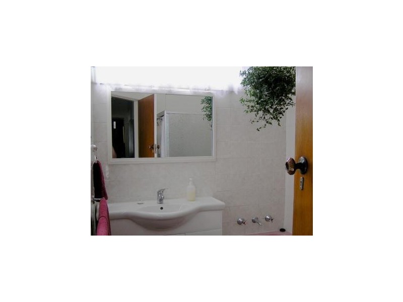 8 Dudley Avenue, Nowra NSW 2541