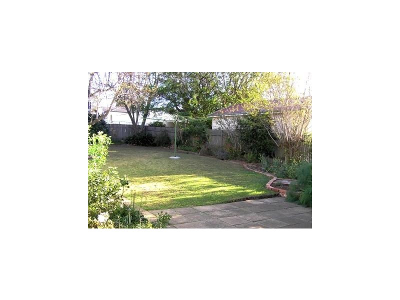 8 Dudley Avenue, Nowra NSW 2541