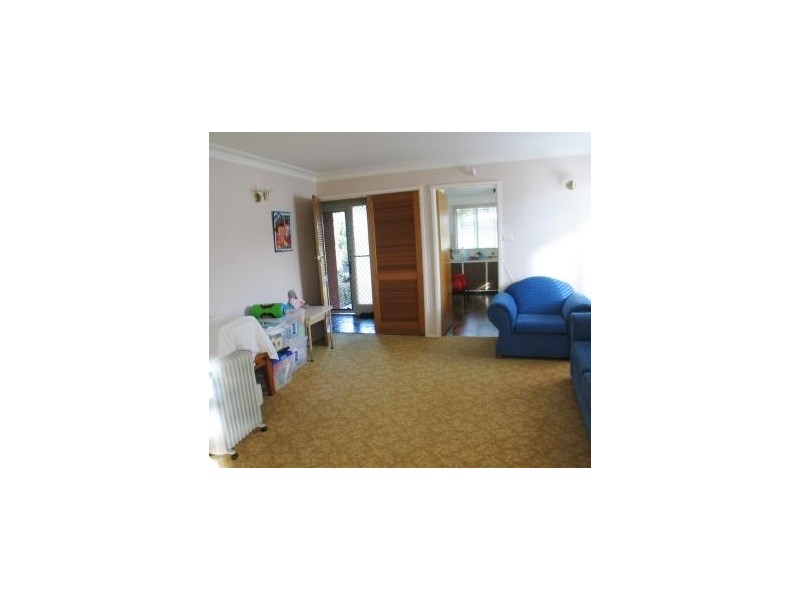 8 West Street, Nowra NSW 2541