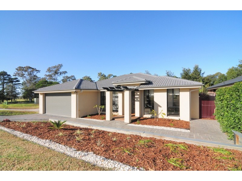 10 Jade Place, Meroo Meadow NSW 2540