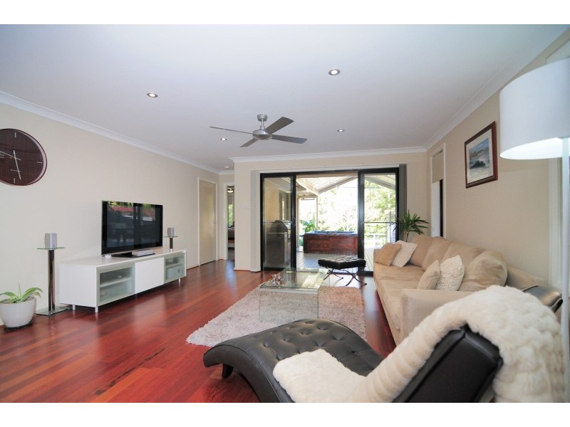 10 Jade Place, Meroo Meadow NSW 2540