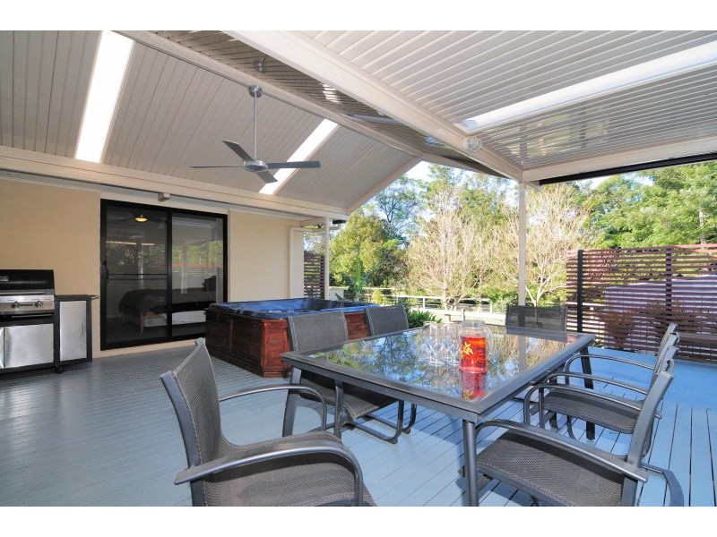 10 Jade Place, Meroo Meadow NSW 2540