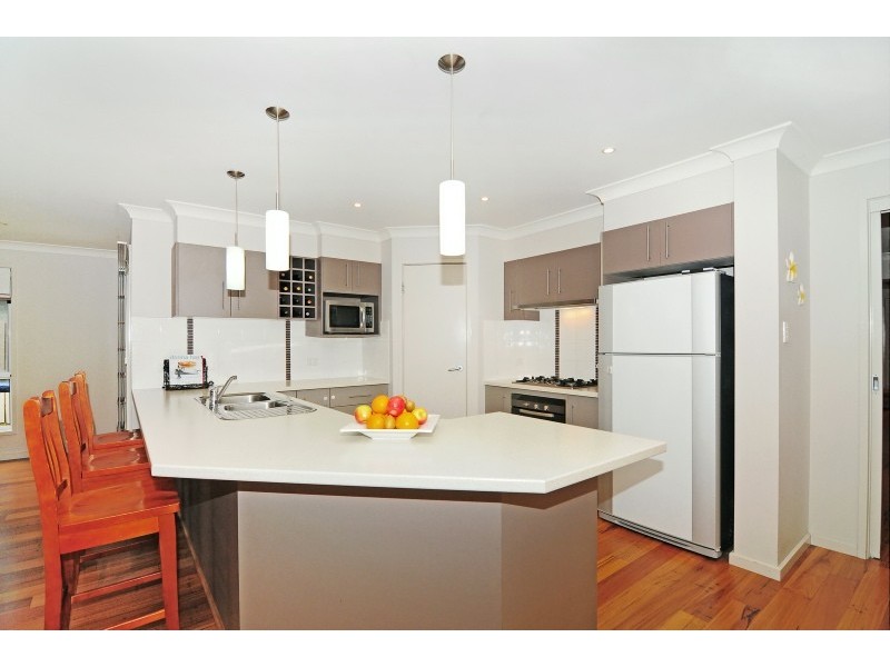 70 Emerald Drive, Meroo Meadow NSW 2540