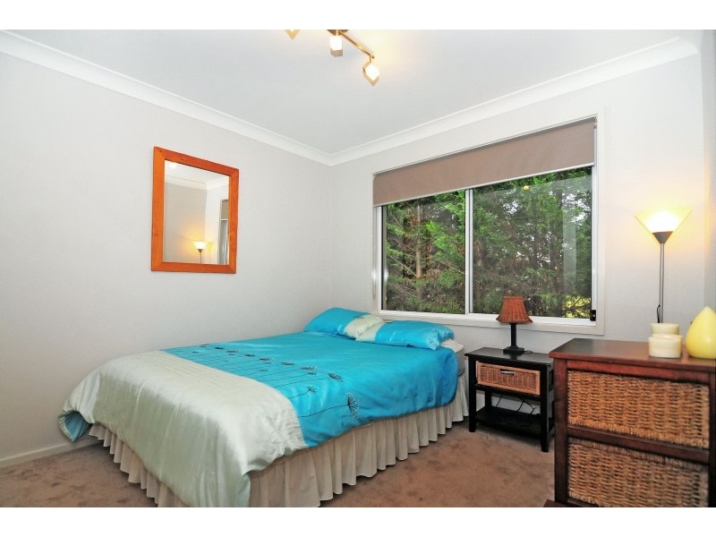 70 Emerald Drive, Meroo Meadow NSW 2540