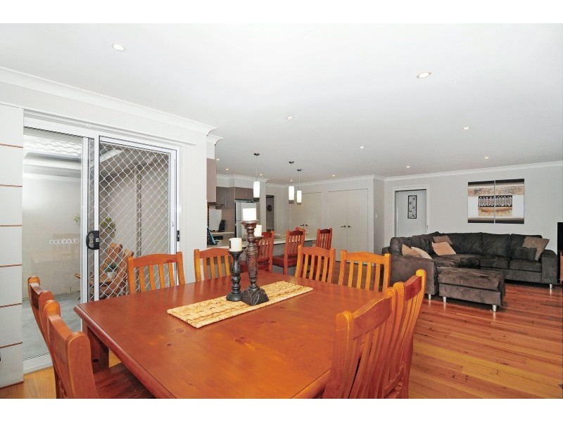 70 Emerald Drive, Meroo Meadow NSW 2540