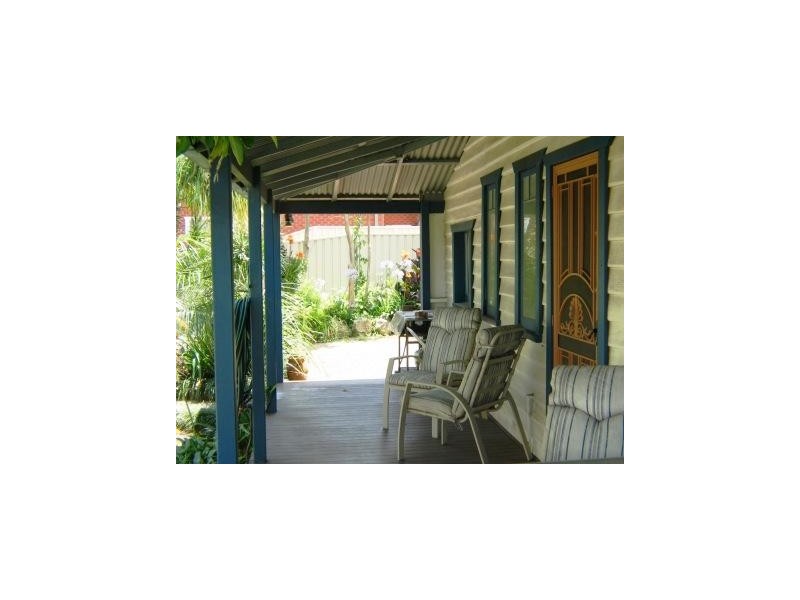 17 Cambewarra Road, Bomaderry NSW 2541