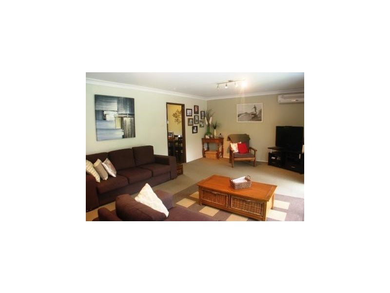 19 Windsor Drive, Berry NSW 2535