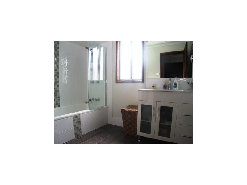 19 Windsor Drive, Berry NSW 2535