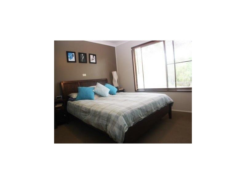 19 Windsor Drive, Berry NSW 2535