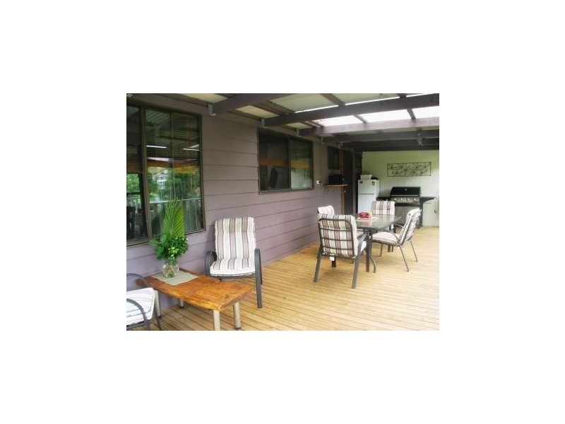 19 Windsor Drive, Berry NSW 2535