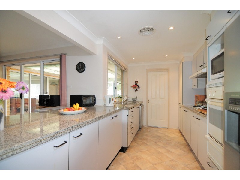 108 Jasmine Dr, Bomaderry NSW 2541