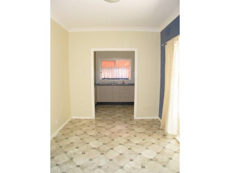 10 West Street, Nowra NSW 2541