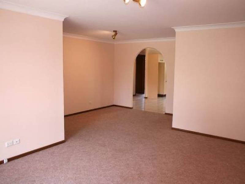 43 Yeovil Drive, Bomaderry NSW 2541