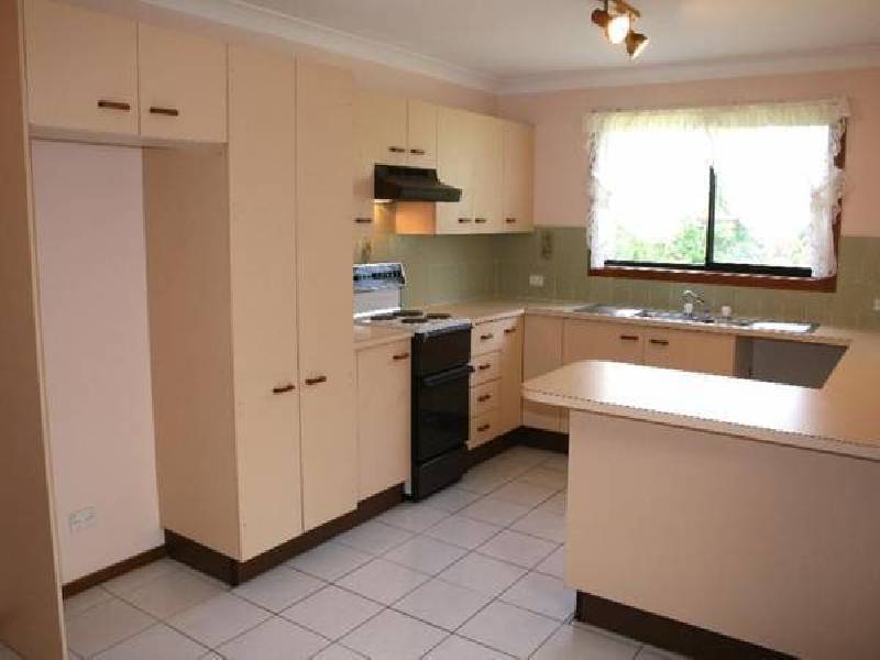 43 Yeovil Drive, Bomaderry NSW 2541