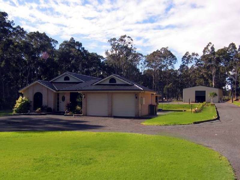 77 Watt Road, Falls Creek NSW 2540