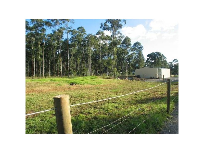 77 Watt Road, Falls Creek NSW 2540