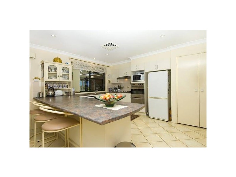 Freesia Crescent, Bomaderry NSW 2541