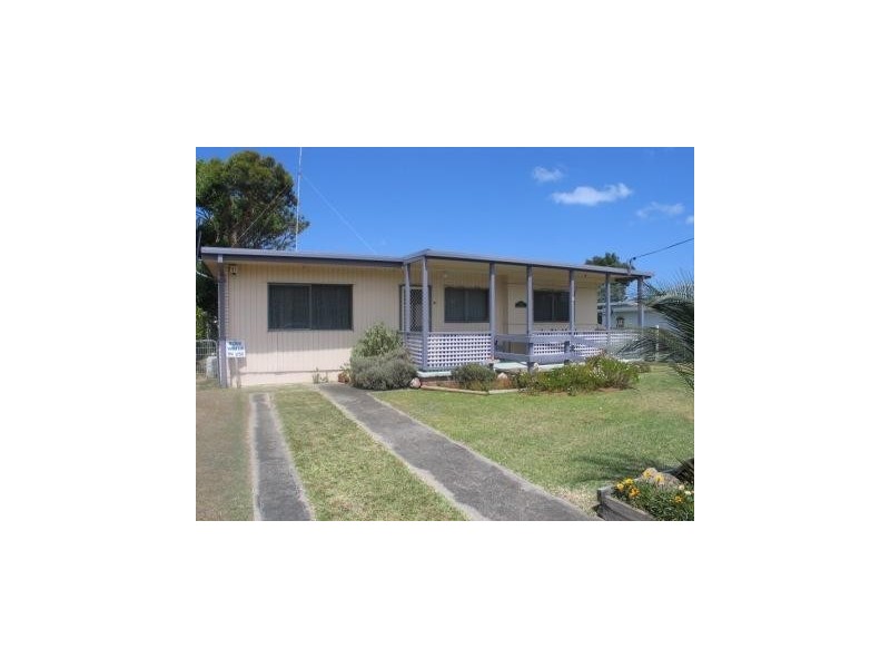 12 Woolstencraft Street, Shoalhaven Heads NSW 2535