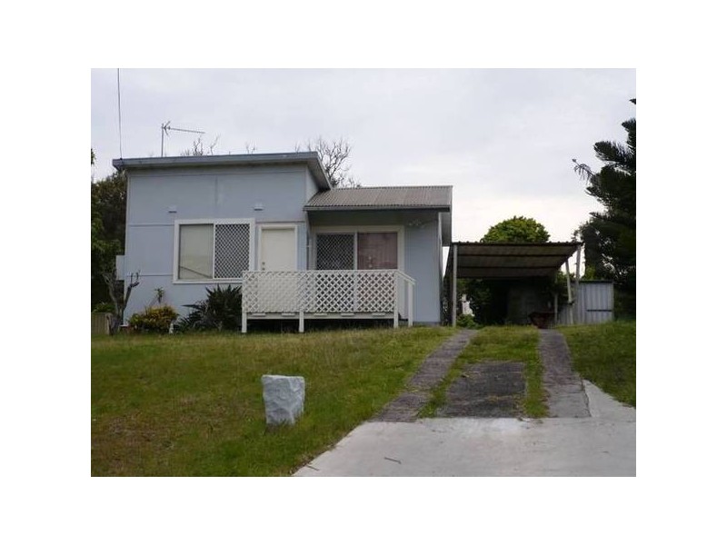 35 Bolt Street, Shoalhaven Heads NSW 2535