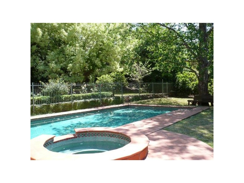 125 Brinawarr Street, Bomaderry NSW 2541