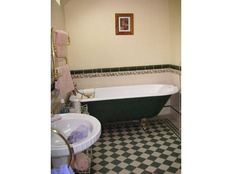 125 Brinawarr Street, Bomaderry NSW 2541