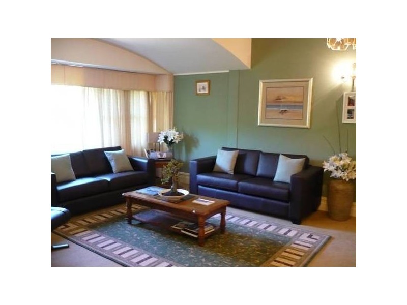 125 Brinawarr Street, Bomaderry NSW 2541