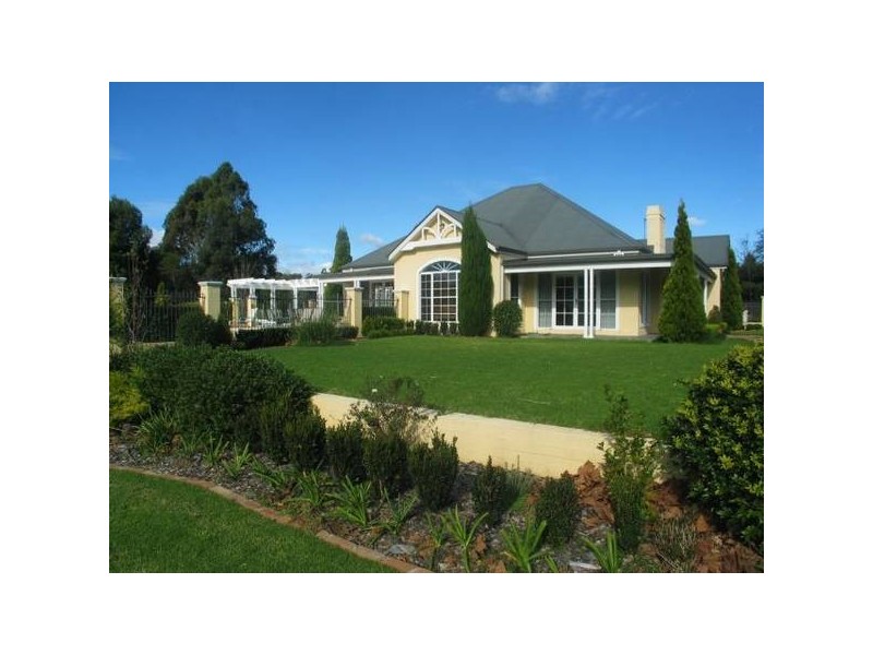 38 Elvin Drive, Bomaderry NSW 2541