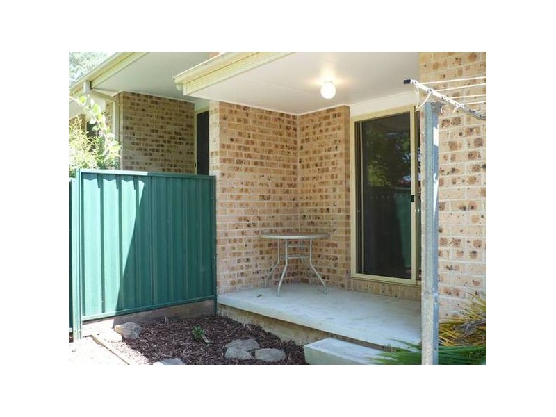 2/3 Harbour Blvd, Bomaderry NSW 2541