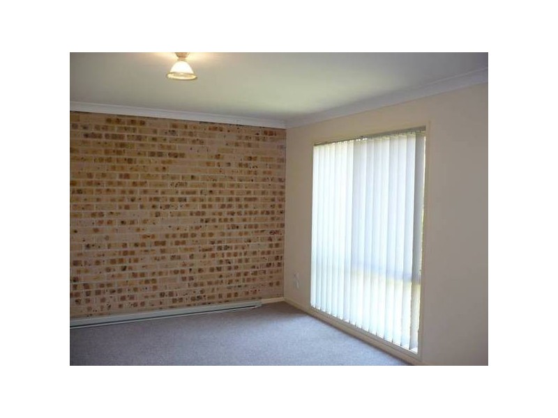2/3 Harbour Blvd, Bomaderry NSW 2541